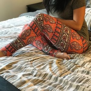 Buttery soft Christmas Paisley Ornament Legging TC